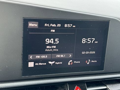 Used 2024 Kia Niro LX image 17