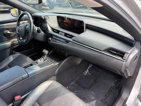 Used 2019 Lexus ES 350 w/ Premium Package FWD image 29