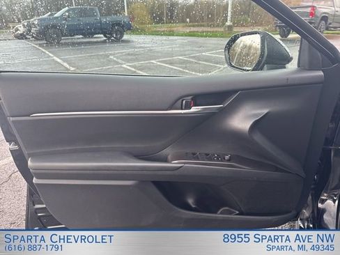 Used 2024 Toyota Camry SE FWD image 9