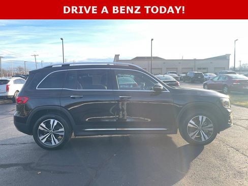 Used 2024 Mercedes-Benz GLB 250 4MATIC image 7