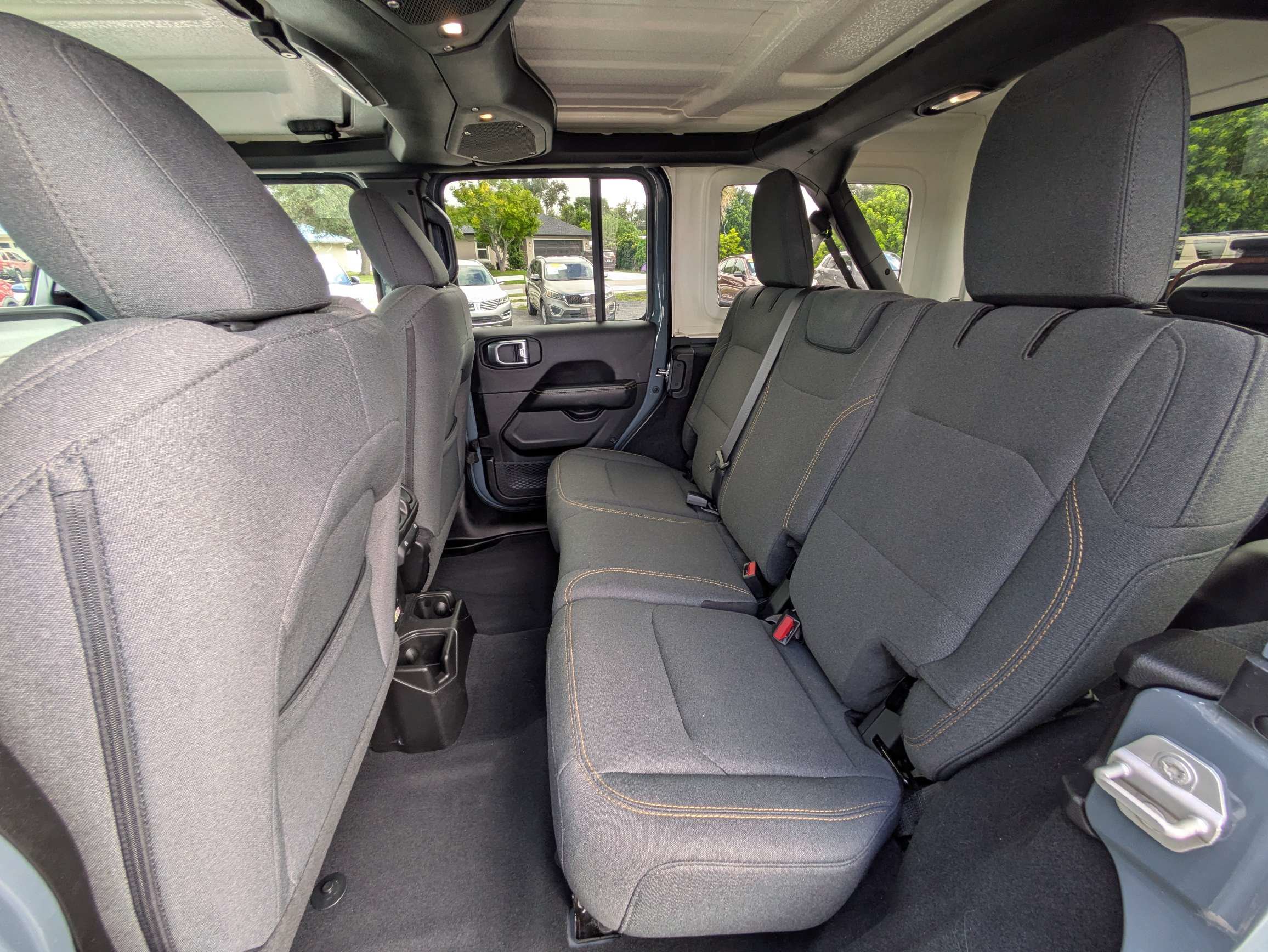 Used 2026 Jeep Wrangler Unlimited Sahara AWD/4WD image 14
