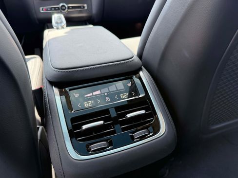 Certified 2026 Volvo XC90 B6 Plus AWD/4WD image 14