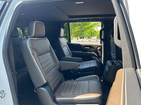 Used 2026 GMC Yukon XL Denali Ultimate AWD/4WD image 52