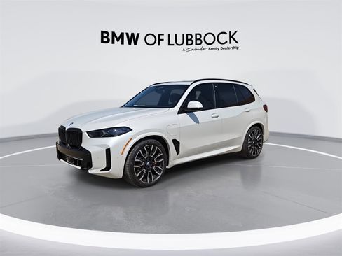 New 2026 BMW X5 xDrive50e image 4