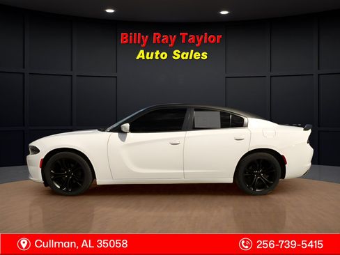 Used 2021 Dodge Charger SXT w/ Leather Interior Group image 2
