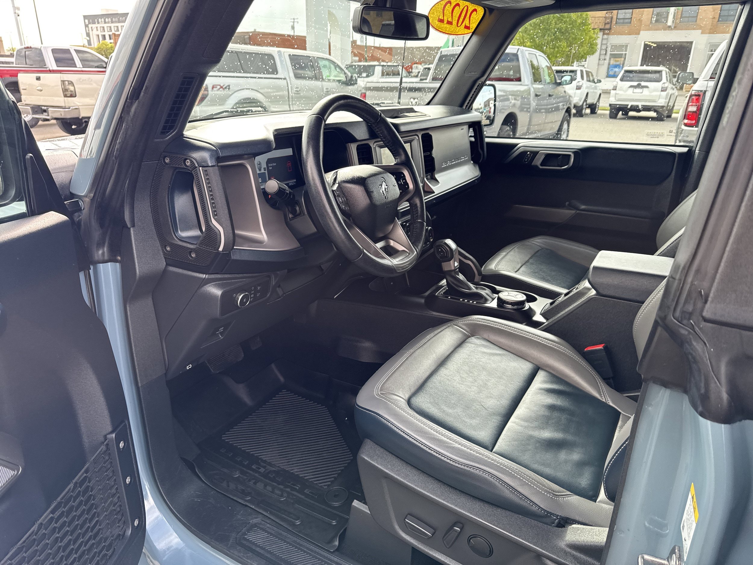 Used 2022 Ford Bronco Outer Banks AWD/4WD image 2