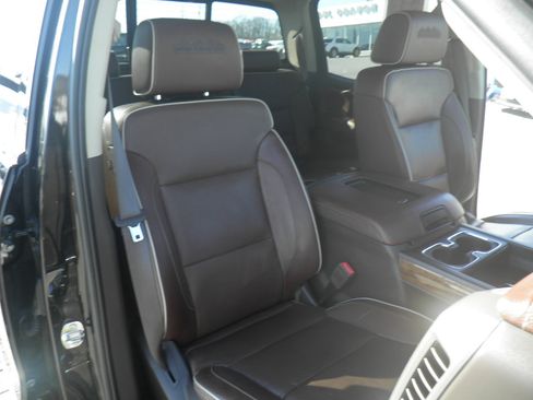 Used 2018 Chevrolet Silverado 3500 High Country w/ Duramax Plus Package image 27