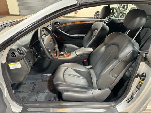 Used 2005 Mercedes-Benz CLK 320 Cabriolet image 44