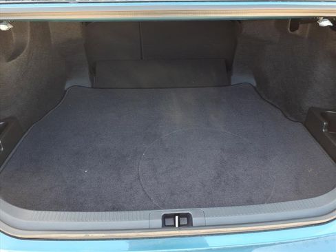 Used 2025 Toyota Camry LE image 5