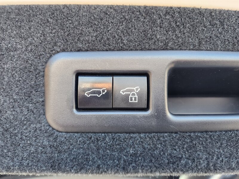 Used 2022 Lexus RX 350L Luxury w/ Accessory Package (Z1) AWD/4WD image 16