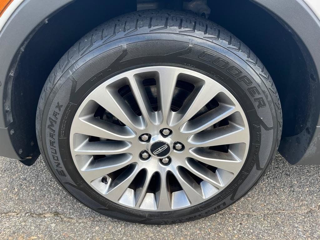 Used 2017 Lincoln MKC Reserve AWD/4WD image 6