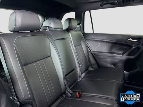 Certified 2024 Volkswagen Tiguan SE R-Line image 27