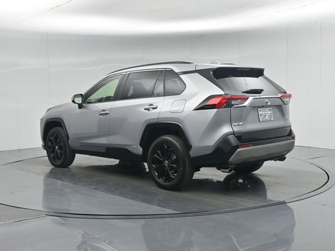 Used 2025 Toyota RAV4 SE AWD/4WD image 6
