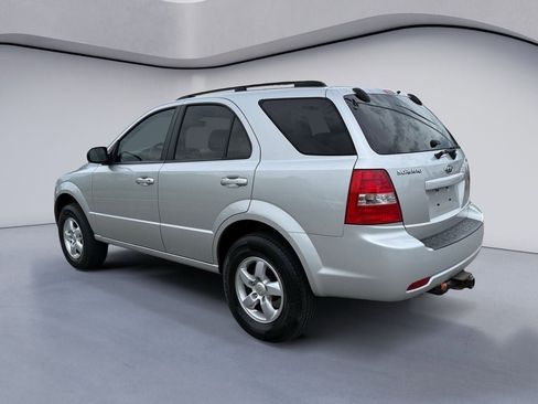 Used 2009 Kia Sorento LX RWD image 3