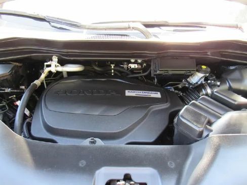 Used 2017 Honda Pilot EX-L image 9