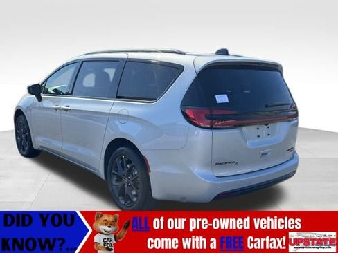New 2026 Chrysler Pacifica Limited w/ S Appearance Package image 5