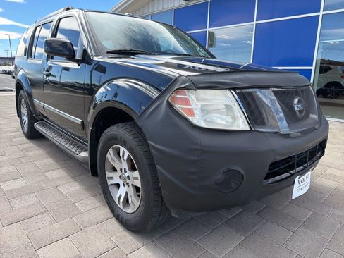 Used 2011 Nissan Pathfinder Silver image 1