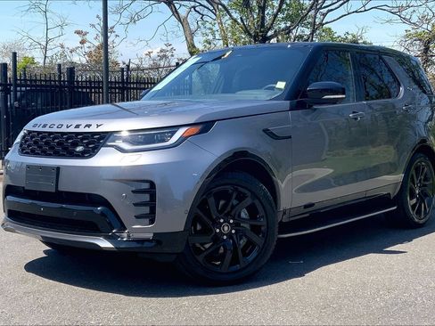 Certified 2025 Land Rover Discovery Dynamic SE AWD/4WD image 1