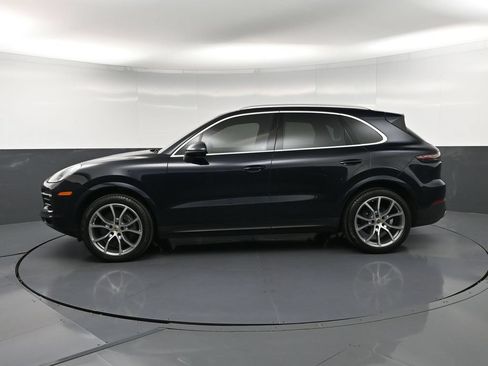Certified 2023 Porsche Cayenne AWD/4WD image 2