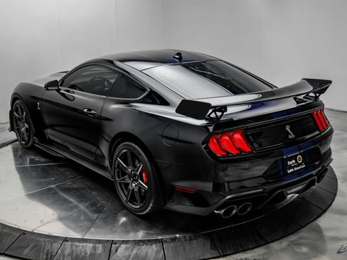 Used 2021 Ford Mustang Shelby GT500 w/ Carbon Fiber Track Pack RWD image 14