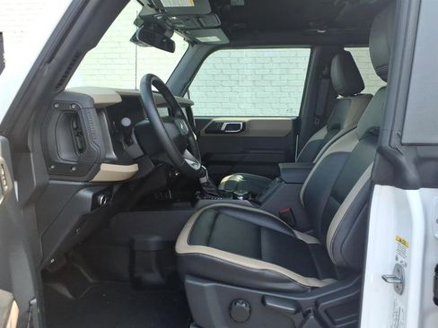 Used 2025 Ford Bronco Big Bend w/ Black Diamond Package AWD/4WD image 12