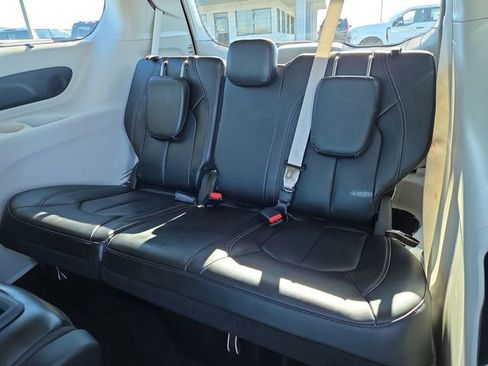 Used 2024 Chrysler Pacifica Touring-L w/ Uconnect Theater Family Group image 12