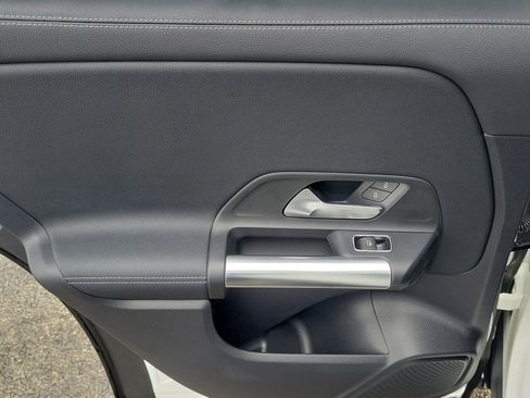 Certified 2022 Mercedes-Benz GLA 250 image 11