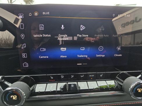 Used 2024 Chevrolet Colorado Z71 w/ Z71 Convenience Package 2 image 25