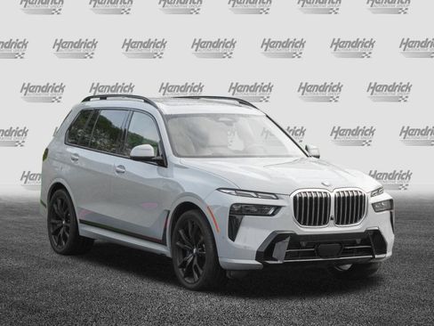 Used 2023 BMW X7 xDrive40i w/ M Sport Package AWD/4WD image 2