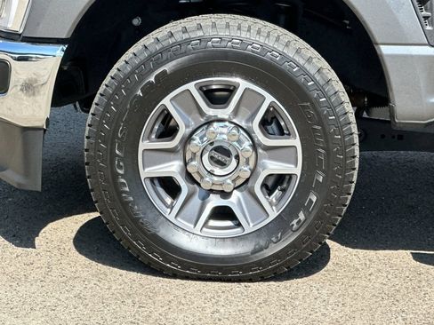 Certified 2025 Ford F250 Lariat AWD/4WD image 24