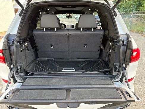 Used 2022 BMW X7 M50i AWD/4WD image 22