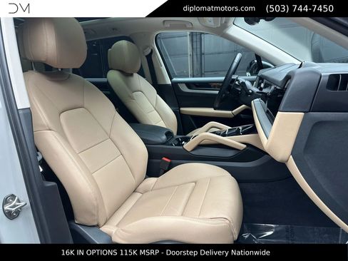 Used 2025 Porsche Cayenne E-Hybrid image 20