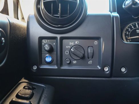 Used 2005 HUMMER H2 w/ Preferred Equipment Group image 37