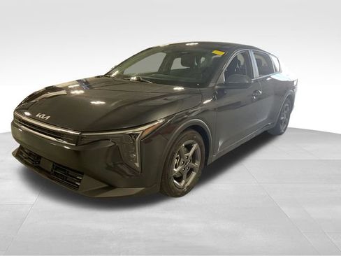 Used 2025 Kia K4 LXS image 3