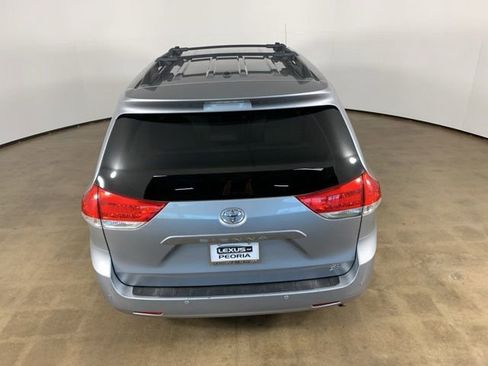 Used 2013 Toyota Sienna XLE AWD/4WD image 11