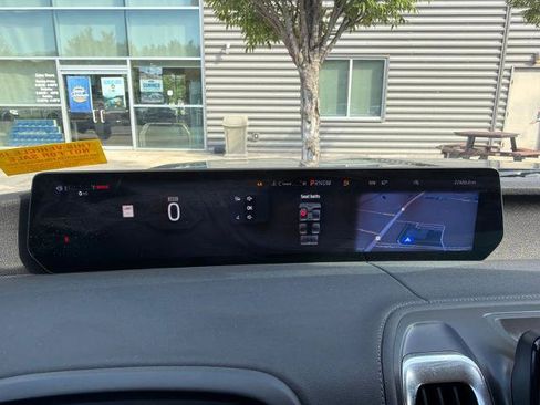 Certified 2025 Ford Expedition Platinum w/ Driver's Package AWD/4WD image 5