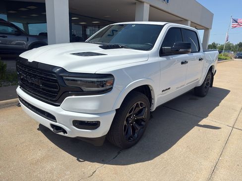 Used 2024 RAM 1500 Limited AWD/4WD image 2