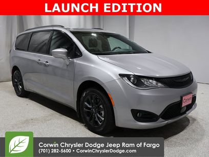Used 2020 Chrysler Pacifica Touring-L w/ Advanced Safetytec Group