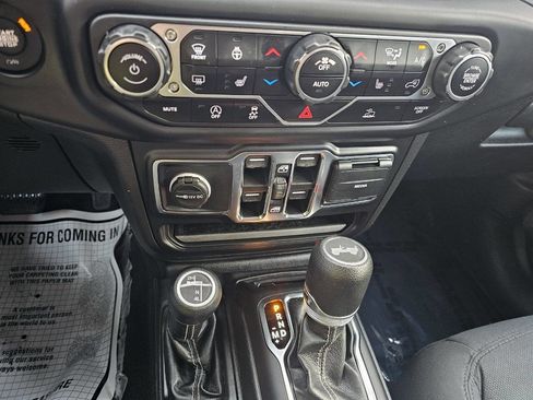 Used 2021 Jeep Wrangler Unlimited Sahara w/ Cold Weather Group image 14