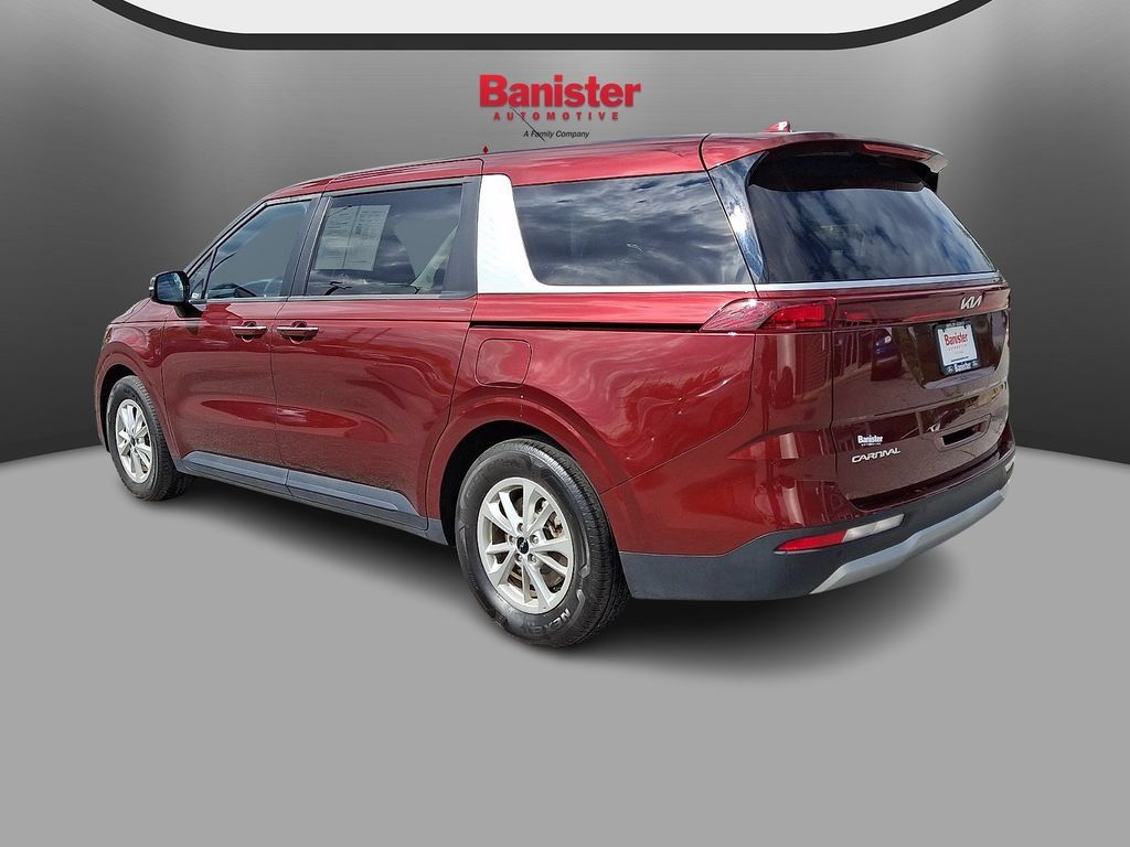 Used 2024 Kia Carnival LX FWD image 6