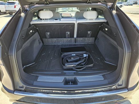 New 2025 Cadillac Lyriq Luxury image 12