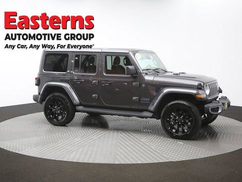 Used 2025 Jeep Wrangler Unlimited Sahara image 46