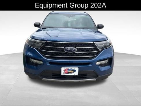 Used 2020 Ford Explorer XLT w/ Equipment Group 202A AWD/4WD image 2