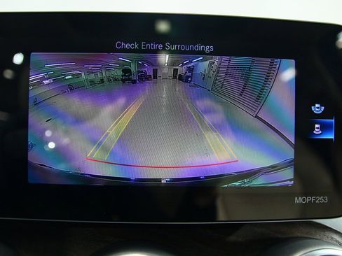 Used 2020 Mercedes-Benz GLC 300 4MATIC image 10