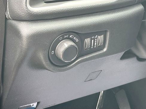 New 2027 Chrysler Pacifica Touring Plus FWD image 10
