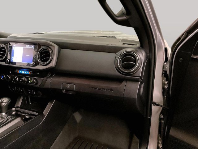 Used 2021 Toyota Tacoma TRD Sport w/ TRD Premium Sport Package AWD/4WD image 15