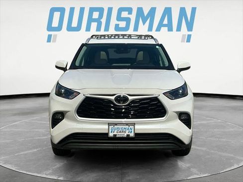 Certified 2025 Toyota Highlander XLE AWD/4WD image 2