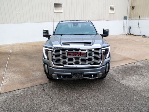 Used 2024 GMC Sierra 3500 Denali w/ Denali Reserve Package image 4