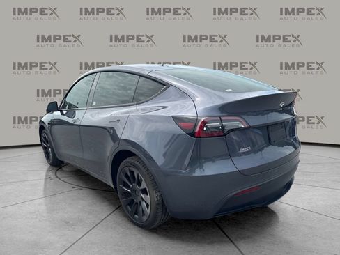 Used 2023 Tesla Model Y AWD image 2