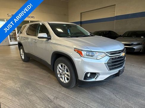 Used 2021 Chevrolet Traverse LT AWD/4WD image 2